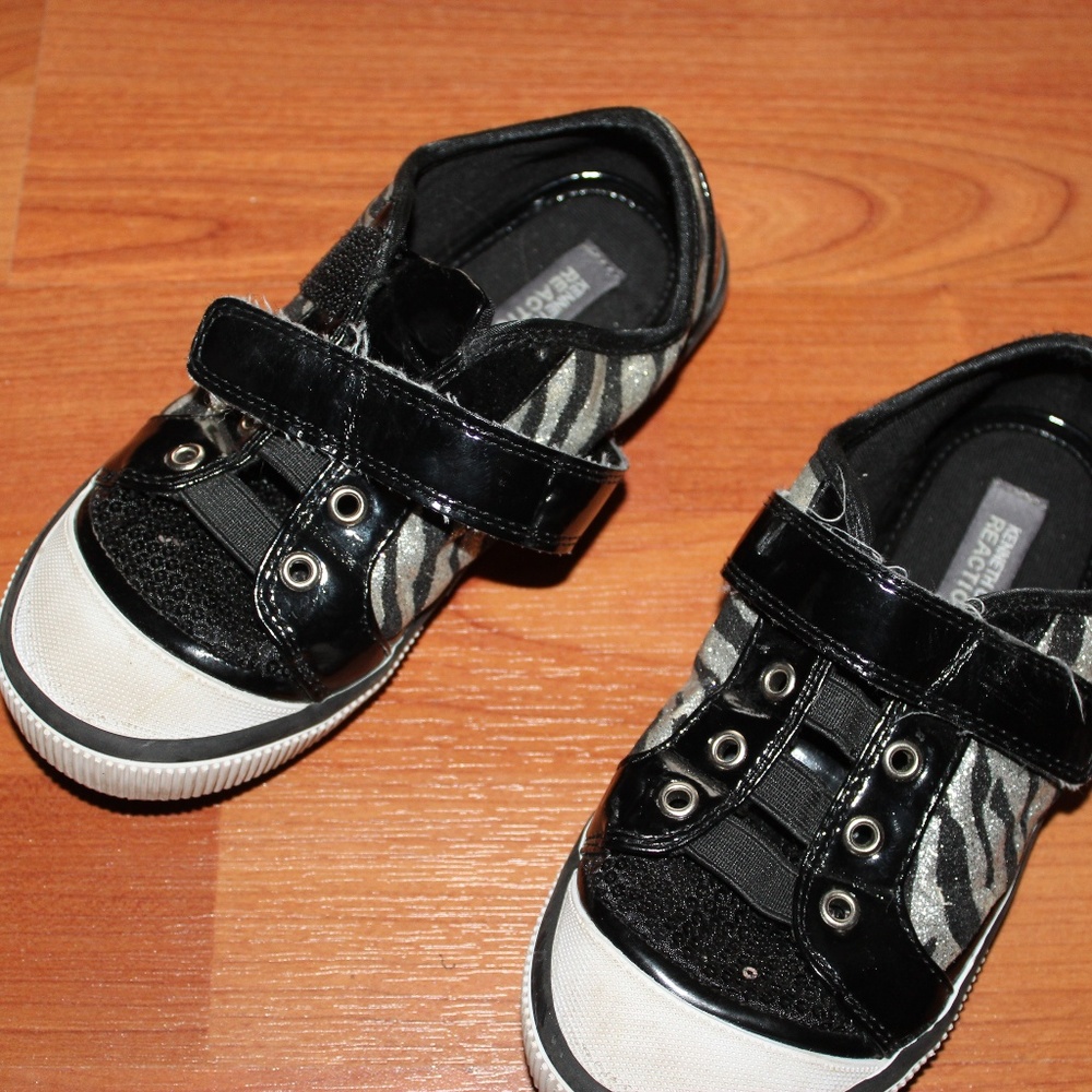 Kenneth Cole Girls Sneakers Glitter Sequins Shoes - Picture 2 of 8